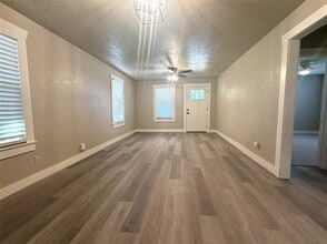 510 W 6th St in Brenham, TX - Building Photo - Building Photo