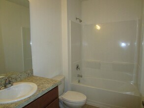 913 SW 10th Pl in Cape Coral, FL - Building Photo - Building Photo