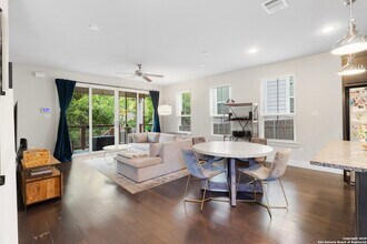 215 Claremont Ave in San Antonio, TX - Building Photo - Building Photo
