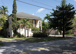 1560 S Le Jeune Rd in Miami, FL - Building Photo - Building Photo