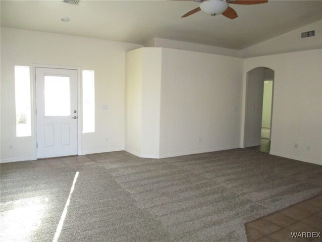 2187 Hi Jolly Dr in Bullhead City, AZ - Building Photo - Building Photo