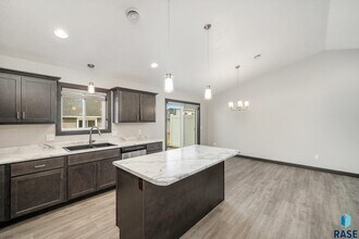 4502 W 34th St N in Sioux Falls, SD - Building Photo - Building Photo