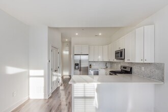 0225 Whitford-Carriage in Exton, PA - Building Photo - Interior Photo