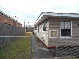 107 Upsilon St, Unit D in Belle Chasse, LA - Building Photo
