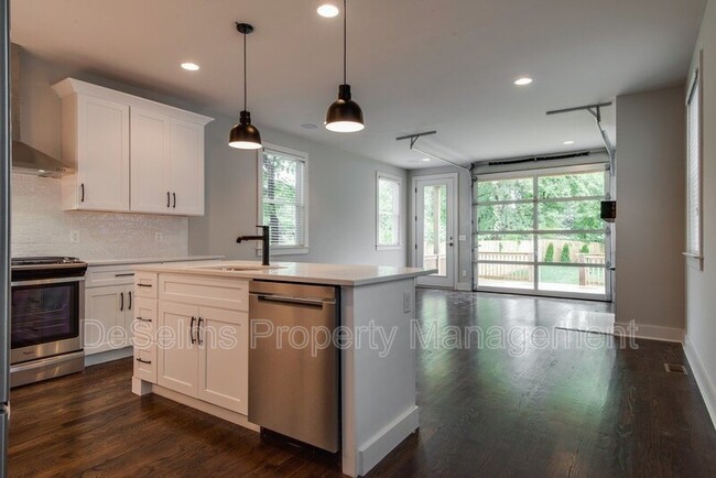 2221B Winford Ave in Nashville, TN - Building Photo - Building Photo