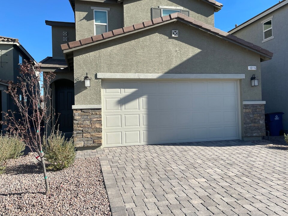 10116 Red Crown Ct in Las Vegas, NV - Building Photo