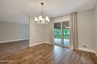 47 Apple Dr in Spring Lake, NJ - Building Photo - Building Photo