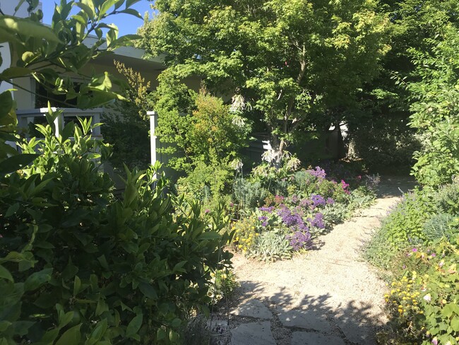 property at 3031 Fulton St