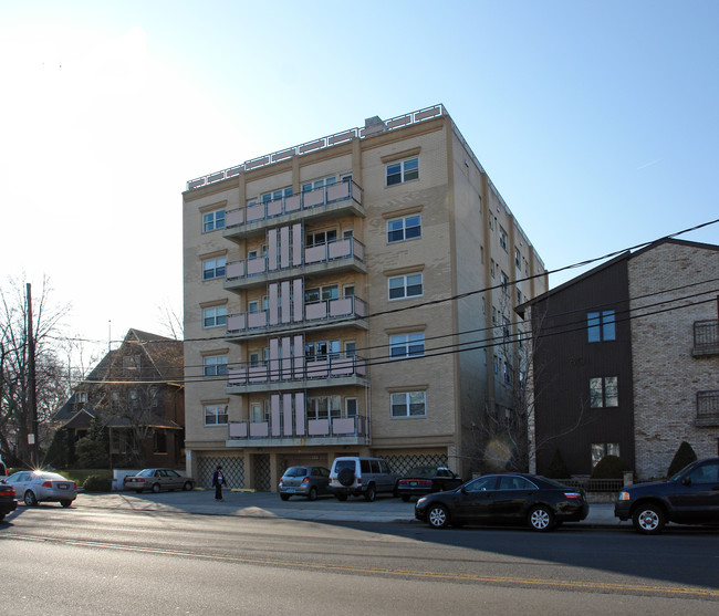 795 Avenue C in Bayonne, NJ - Foto de edificio - Building Photo