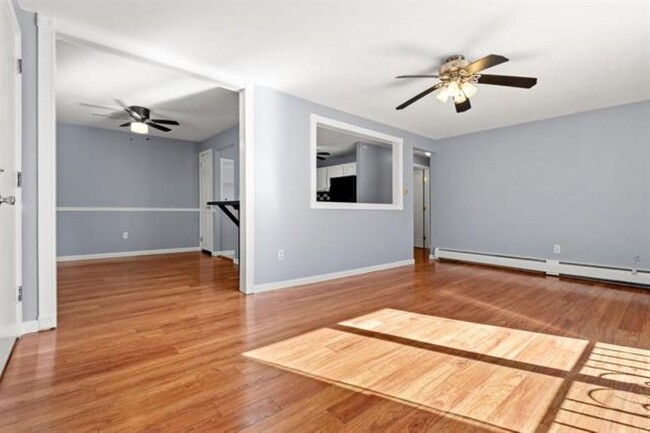 132 English Village Rd in Manchester, NH - Building Photo - Building Photo