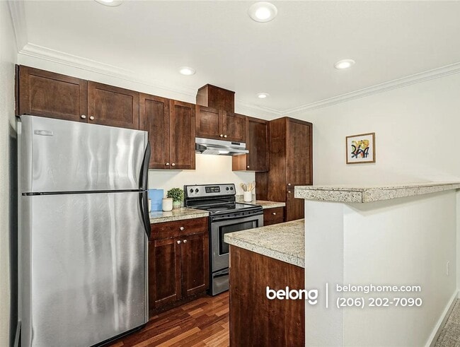 25025 SE Klahanie Blvd in Issaquah, WA - Foto de edificio - Building Photo