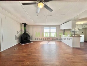 2413 S Lake Dr in Lexington, SC - Building Photo - Building Photo