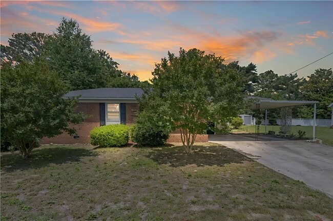 2560 Pine Springs Dr