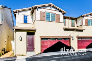 31675 Willowood Way in Menifee, CA - Building Photo