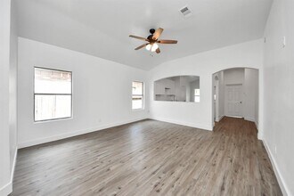 23714 N Newport Bend in Katy, TX - Foto de edificio - Building Photo