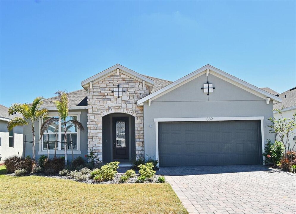 839 Vineyard Rdg Rd in Minneola, FL - Building Photo