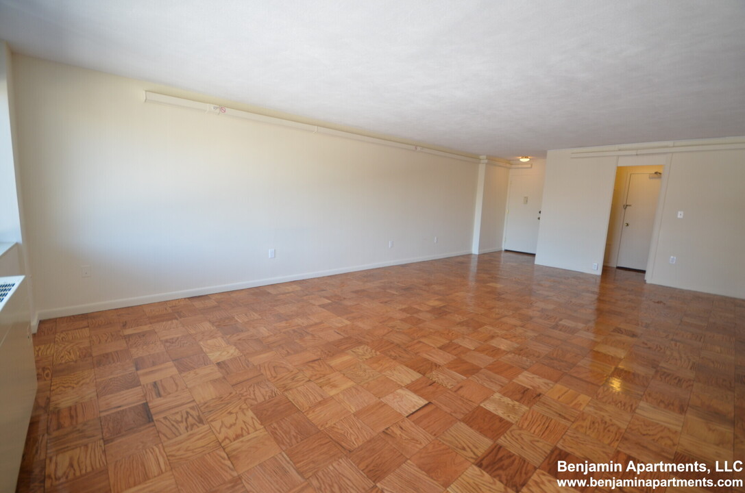 69 Monmouth St, Unit 2 in Brookline, MA - Foto de edificio