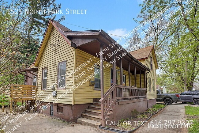 1521 N Park St in Kalamazoo, MI - Building Photo - Building Photo