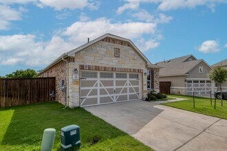 333 Fort William St in Hutto, TX - Building Photo - Building Photo