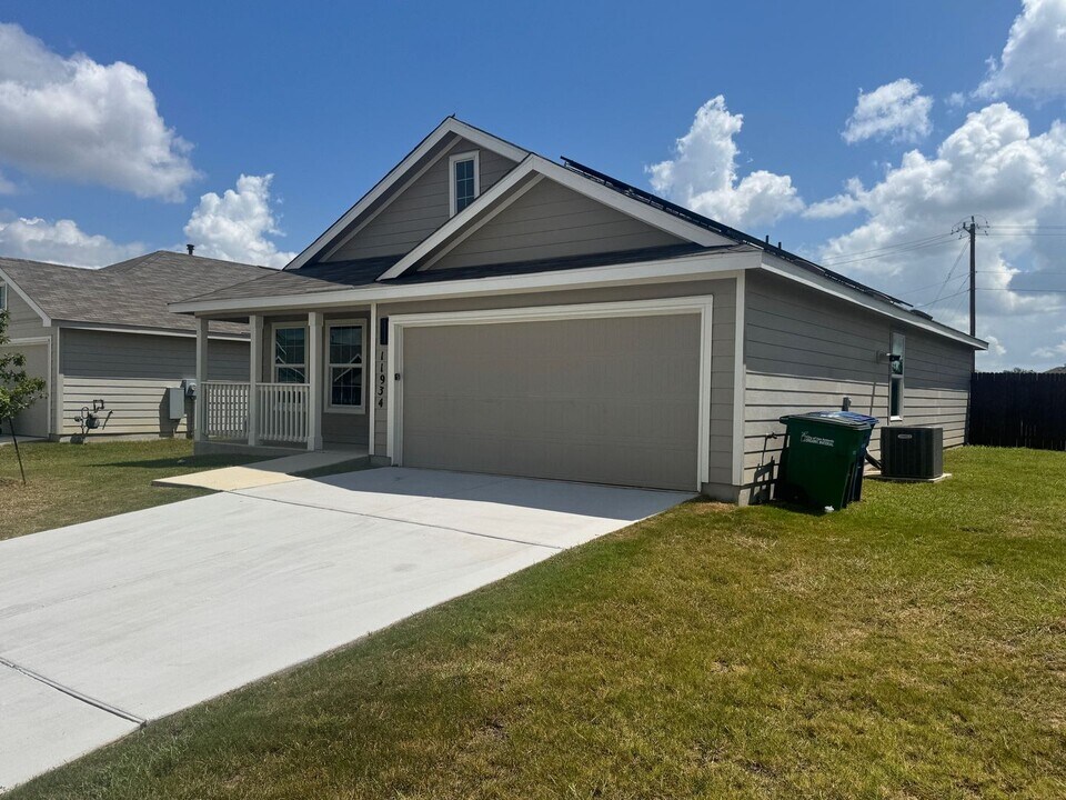 11934 Catbird in San Antonio, TX - Building Photo