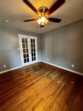 94 Hardy Ln in Westbury, NY - Building Photo - Building Photo