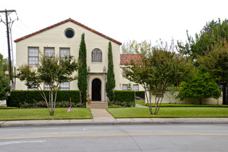 Palm Court Apartments in University Park, TX - Building Photo - Building Photo