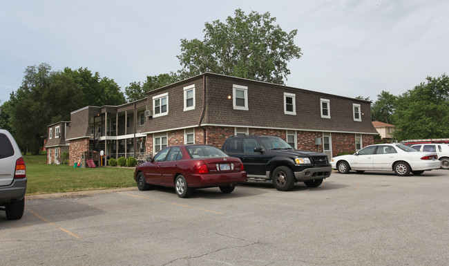 Elston Park Apartments in Olathe, KS - Foto de edificio - Building Photo