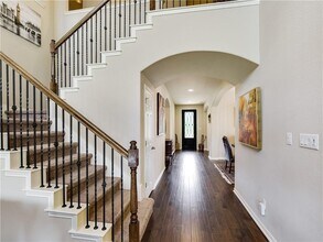 137 Nantucket Cir in Austin, TX - Foto de edificio - Building Photo