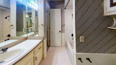 911 Leisure Dr in Midwest City, OK - Building Photo - Building Photo