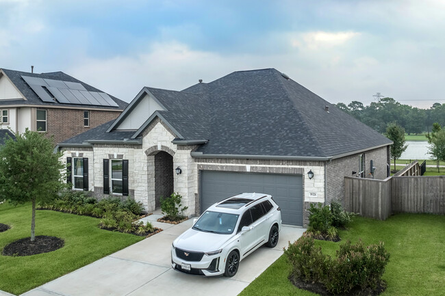 Villages at Tour 18 in Humble, TX - Foto de edificio - Building Photo