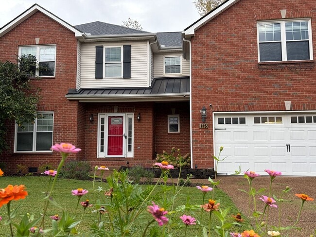 property at 1228 Kelly Ct
