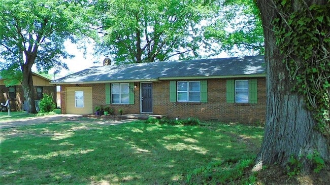 property at 206 Larkwood Dr SW