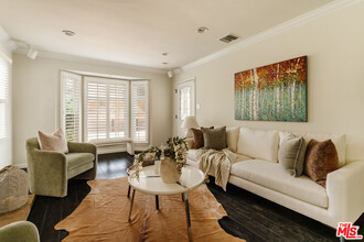 14204 Hortense St in Los Angeles, CA - Building Photo - Building Photo