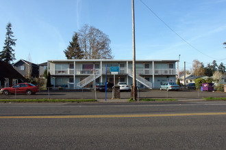 Midway Court in Portland, OR - Building Photo - Building Photo