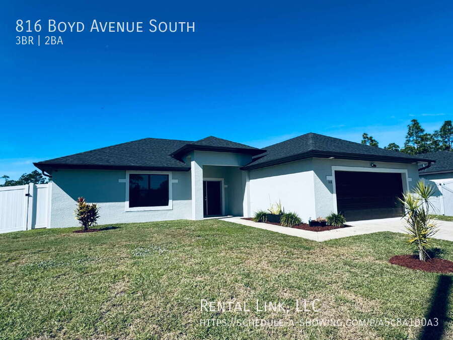 816 Boyd Ave S in Lehigh Acres, FL - Building Photo