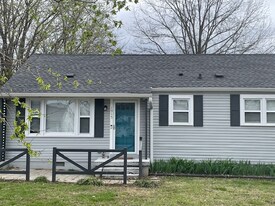 1915 Paul Dr in Columbia, TN - Building Photo