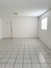 2420 Johnson St, Unit 102 in Hollywood, FL - Building Photo - Building Photo