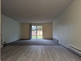 17820 Smokey Point Blvd, Unit Unit#4 in Arlington, WA - Building Photo