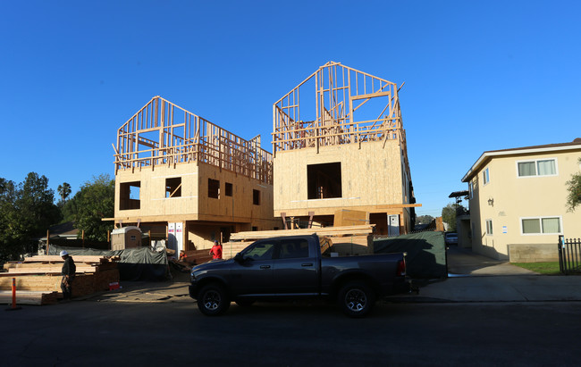 5085 Highland View Ave in Los Angeles, CA - Building Photo - Building Photo