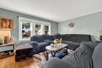 9427 S Utica Ave in Evergreen Park, IL - Building Photo - Building Photo