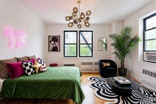 225 E 10th St, Unit 4C in New York, NY - Building Photo