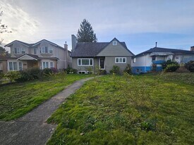 554 61st Av W in Vancouver, BC - Building Photo