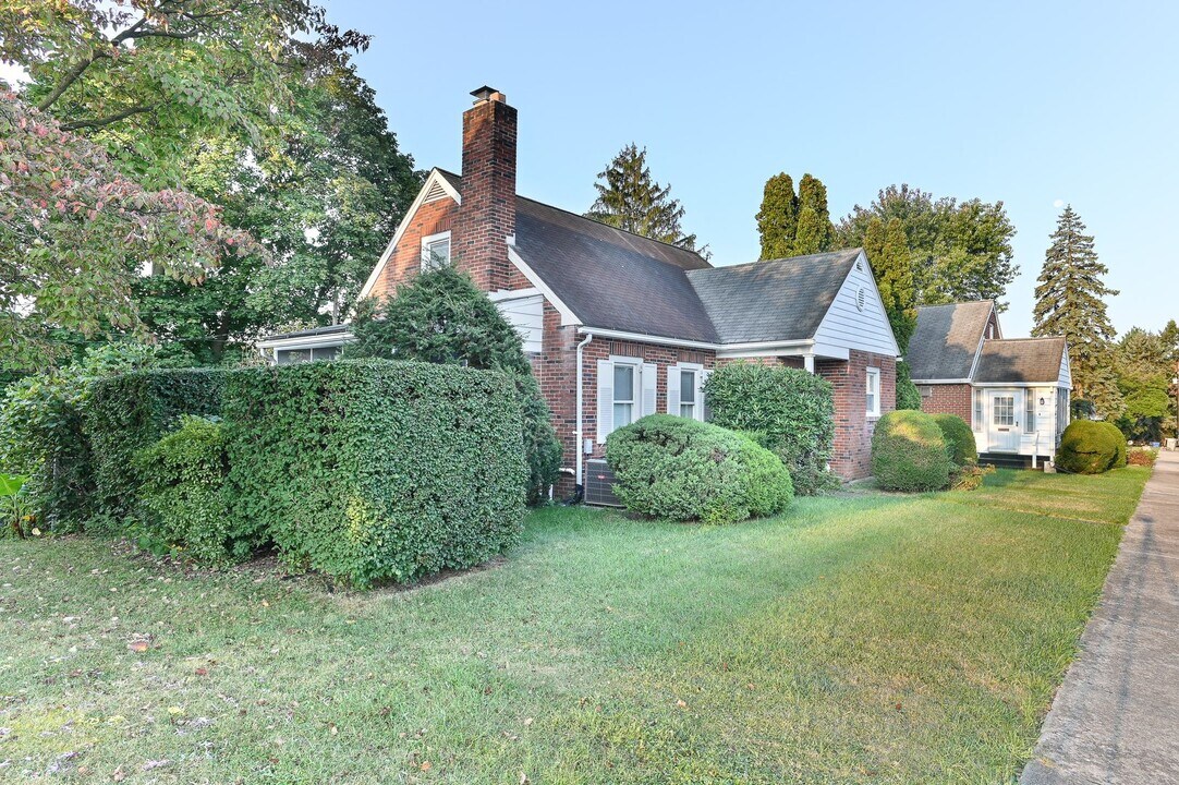 3215 Sunnyside Ave in Harrisburg, PA - Building Photo