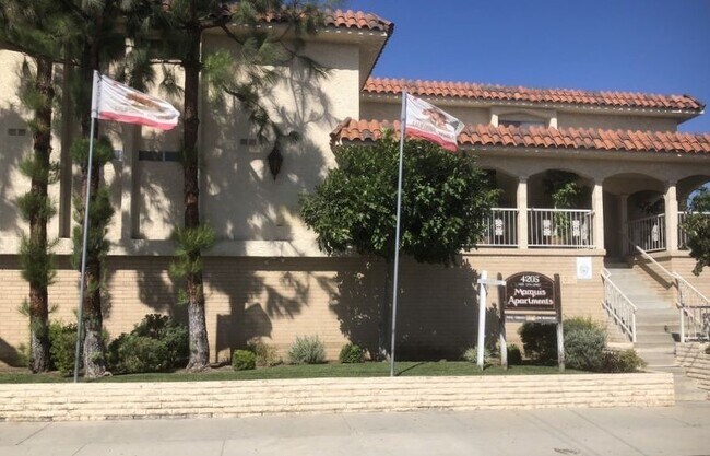Marquis Apartments in Hawthorne, CA - Foto de edificio - Building Photo