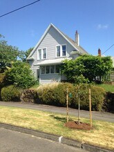 8434 SE 17th Ave in Portland, OR - Building Photo - Building Photo