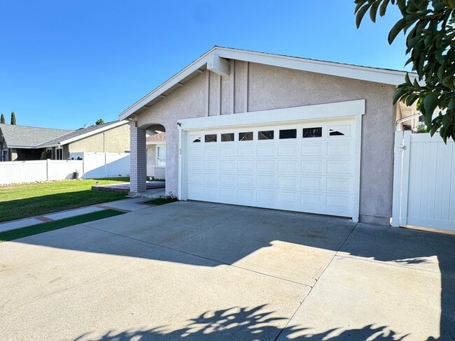 property at 26532 Ave Deseo