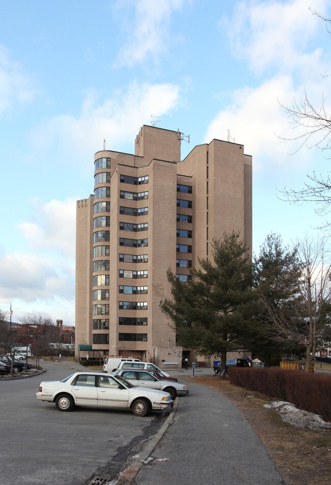 Torrington Towers in Torrington, CT - Building Photo - Building Photo