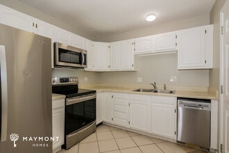 7906 W 87th St in Overland Park, KS - Building Photo - Building Photo