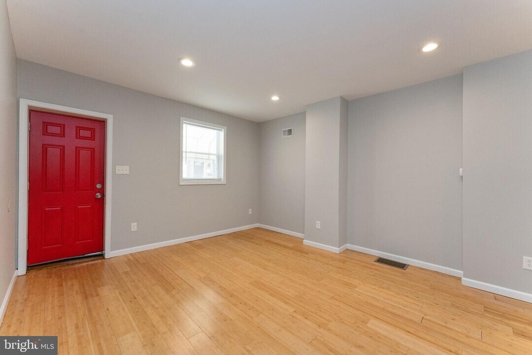 1538 S Taney St Photo