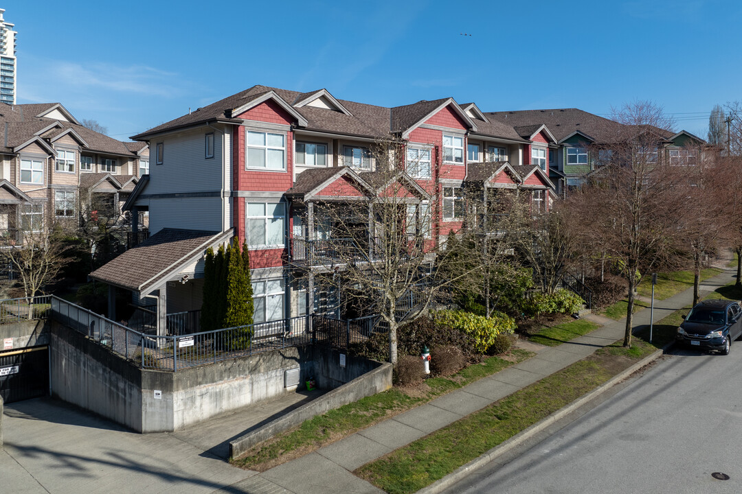 7331 16th Av in Burnaby, BC - Building Photo